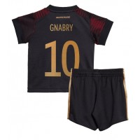Maglie da calcio Germania Serge Gnabry #10 Seconda Maglia Bambino Mondiali 2022 Manica Corta (+ Pantaloni corti)